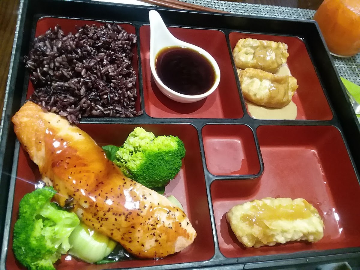 Cucumber Sushi & Salad Bar Photos 2