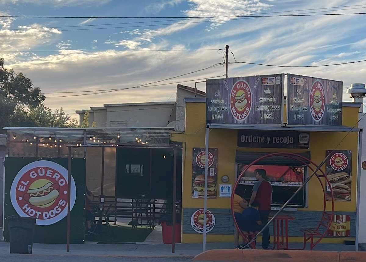 Hot Dogs El Güero